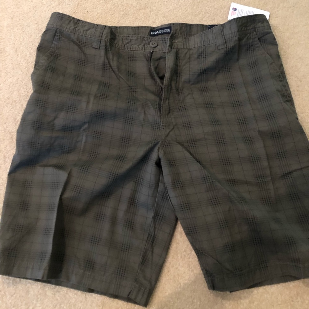 NWT men’s PGA tour shorts size 42